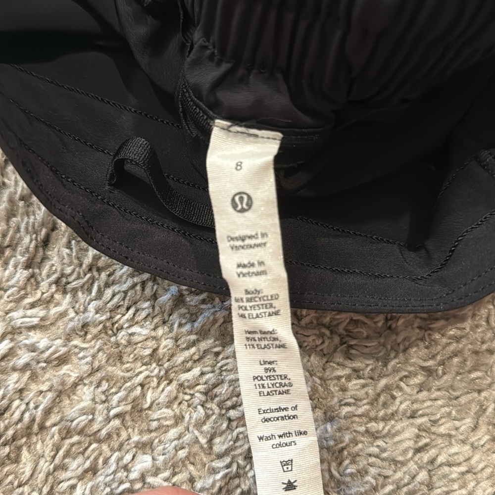 Lululemon - Picture 3 of 3